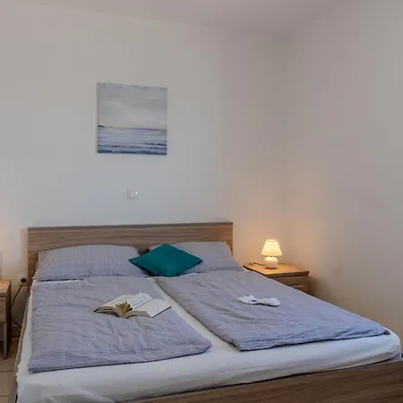 By The Sea - 21579 Apartment Vir