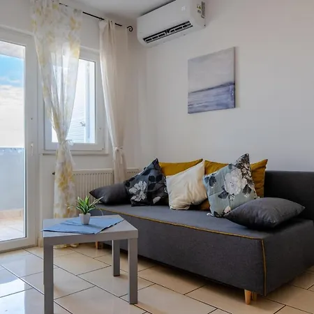 Apartment By The Sea - 21579 *